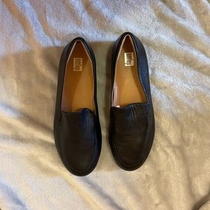 FIT FLOP black leather print loafers size 6